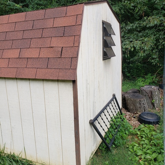 Storage Building - Picture 5 of 8